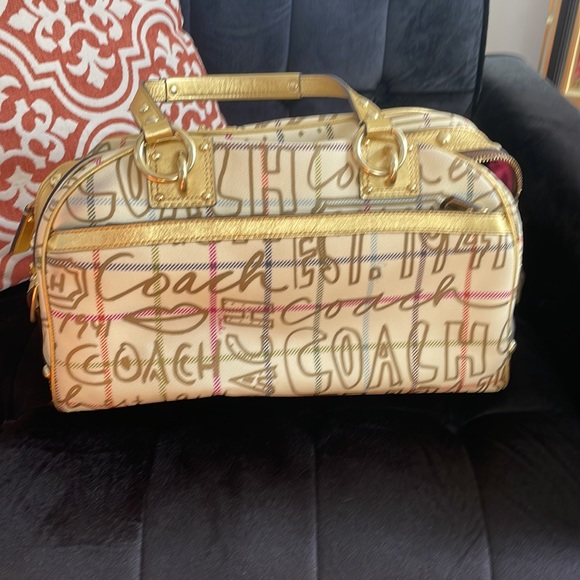 Beautiful authentic coach bag with hidden evil eye 🧿 - Picture 3 of 6